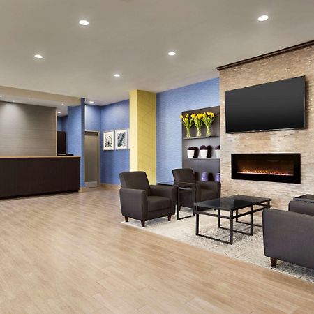 Travelodge By Wyndham Toronto East Ngoại thất bức ảnh