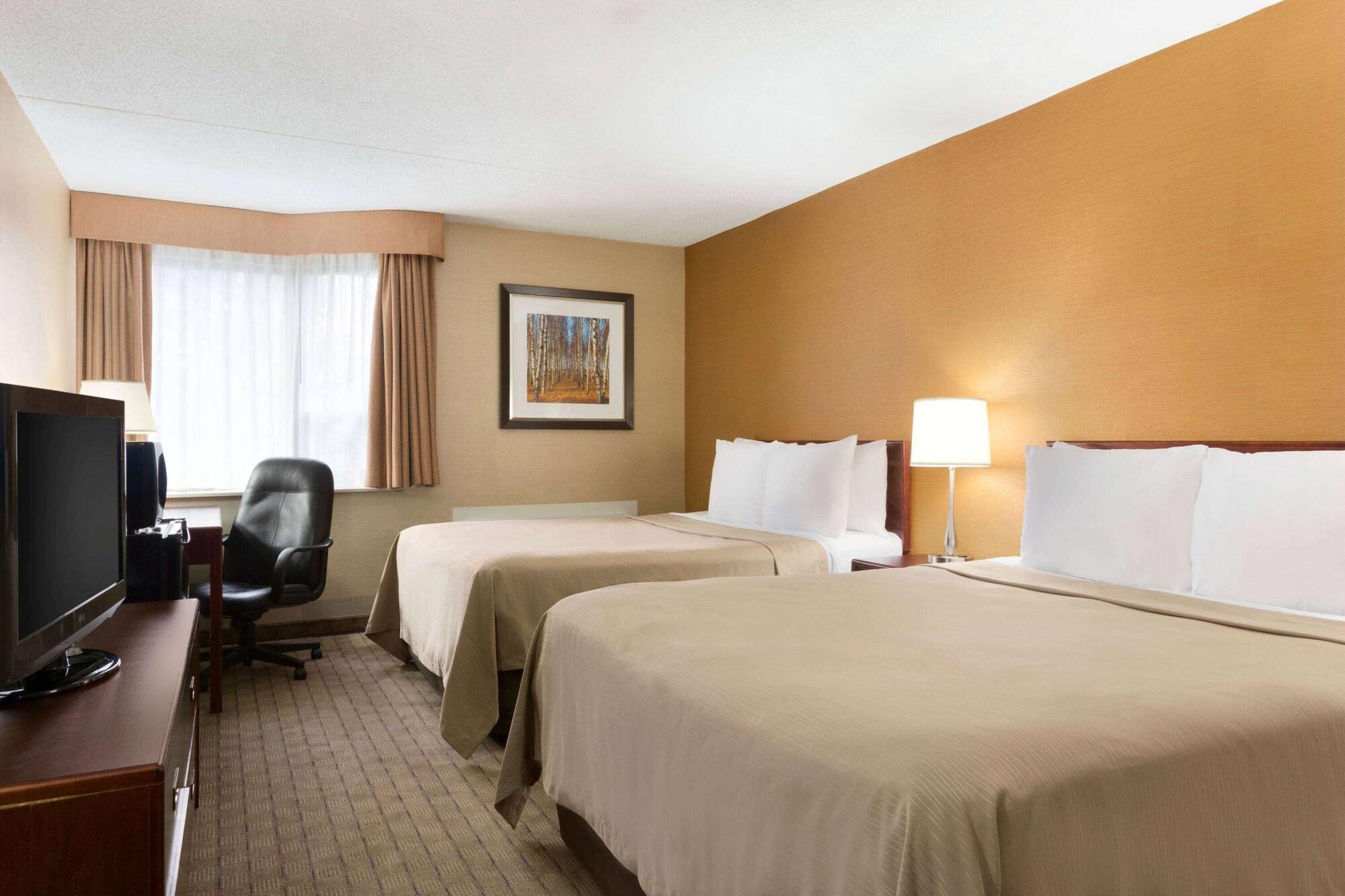 Travelodge By Wyndham Toronto East Ngoại thất bức ảnh