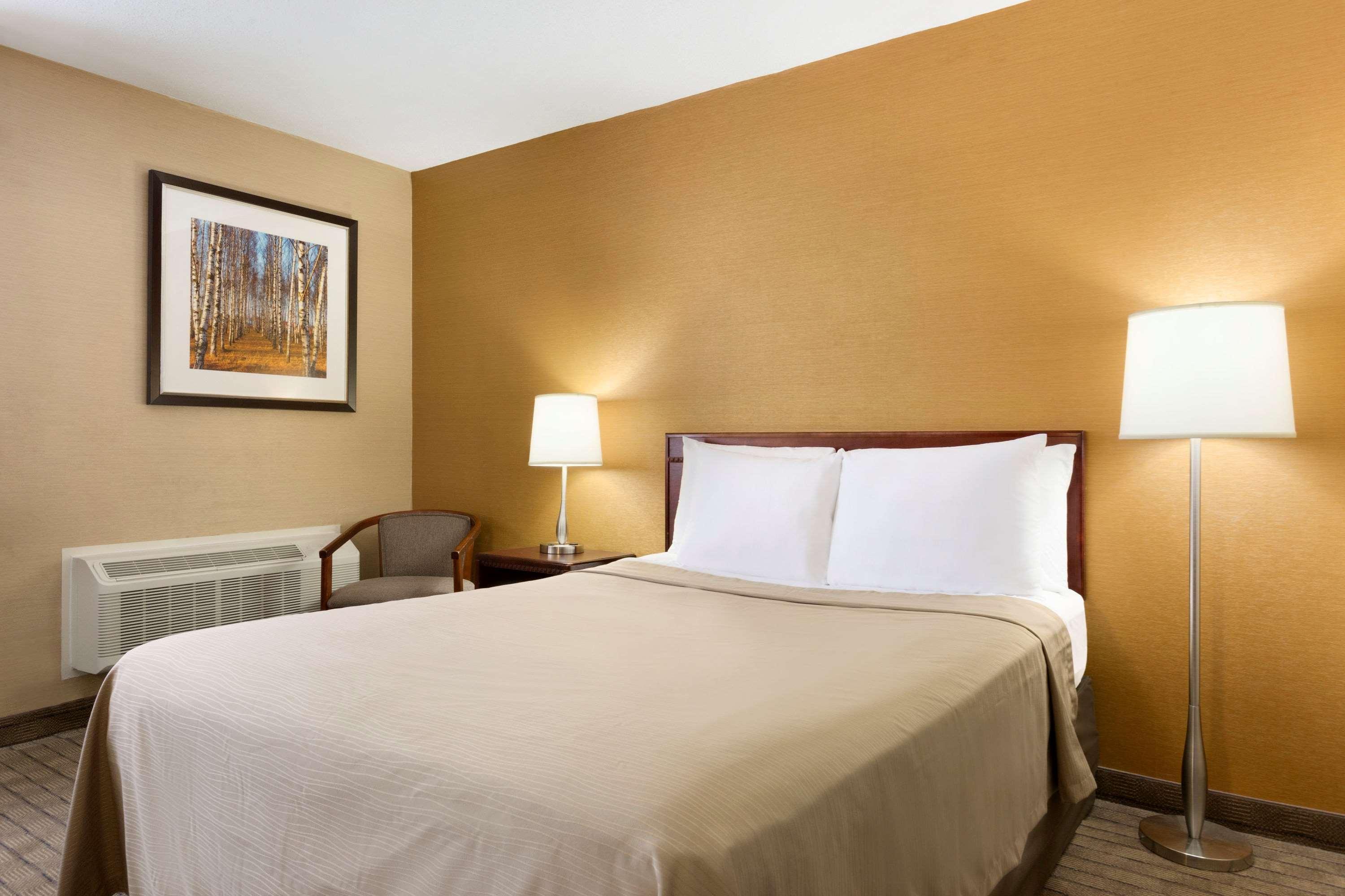 Travelodge By Wyndham Toronto East Ngoại thất bức ảnh