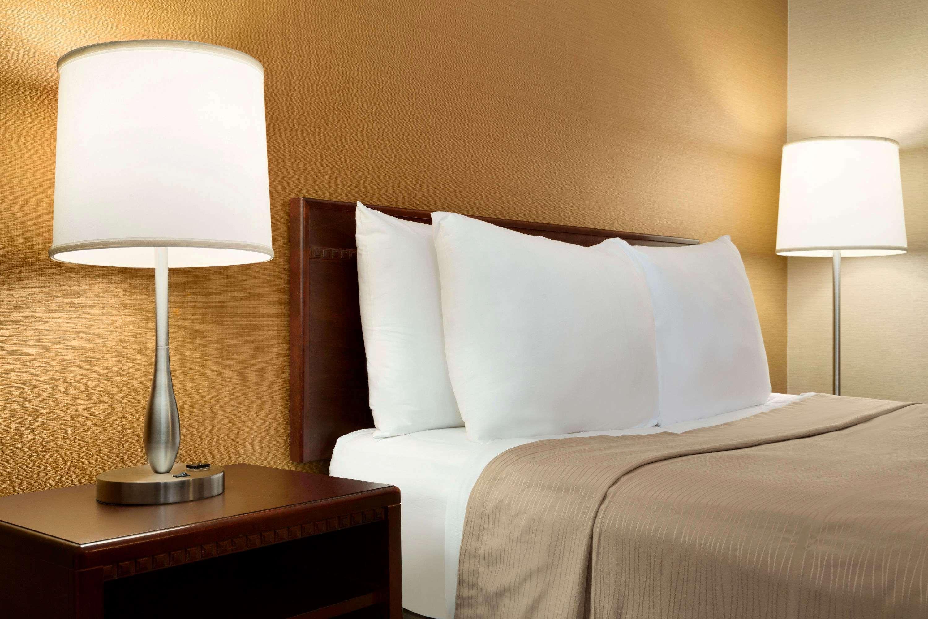 Travelodge By Wyndham Toronto East Ngoại thất bức ảnh