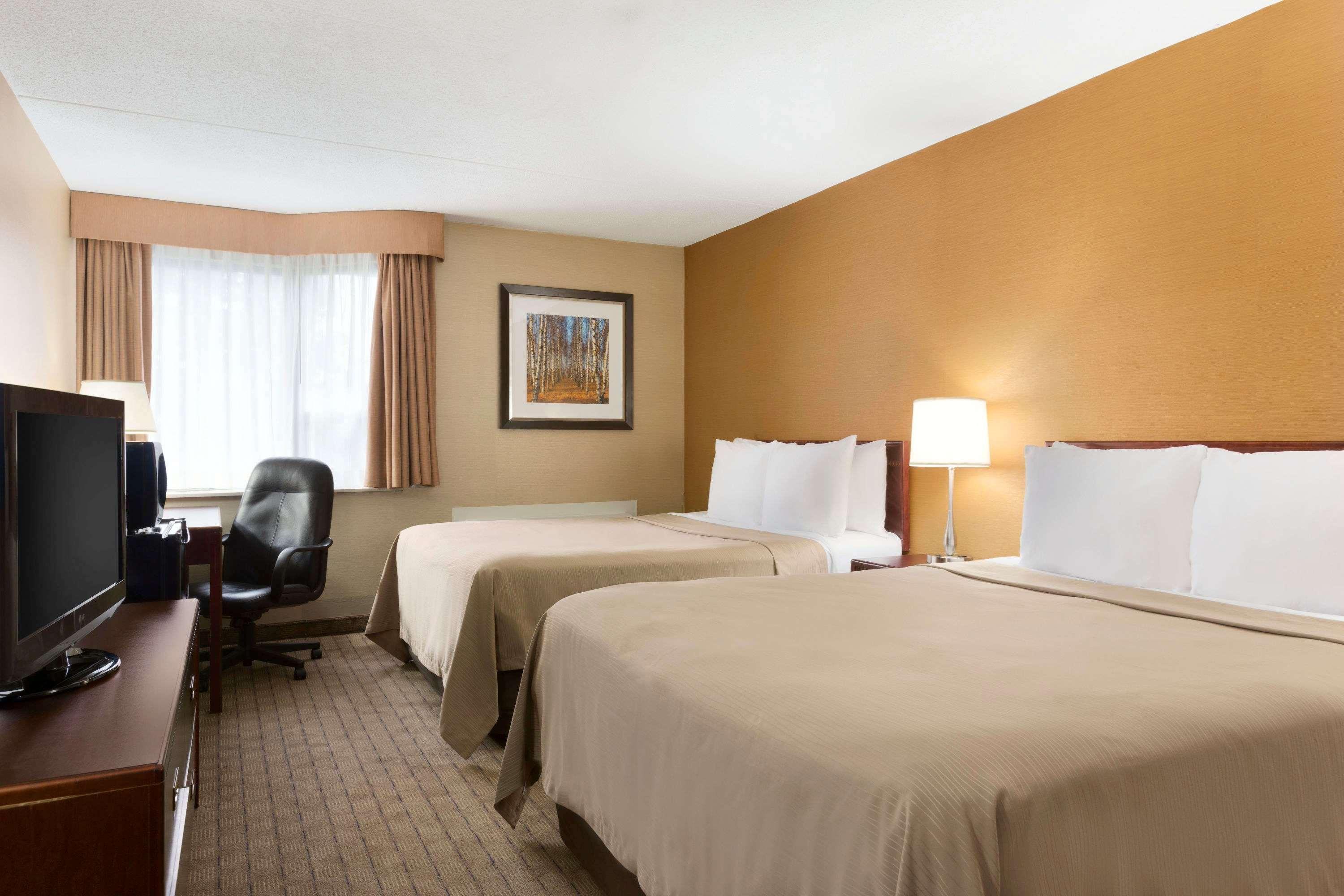 Travelodge By Wyndham Toronto East Ngoại thất bức ảnh