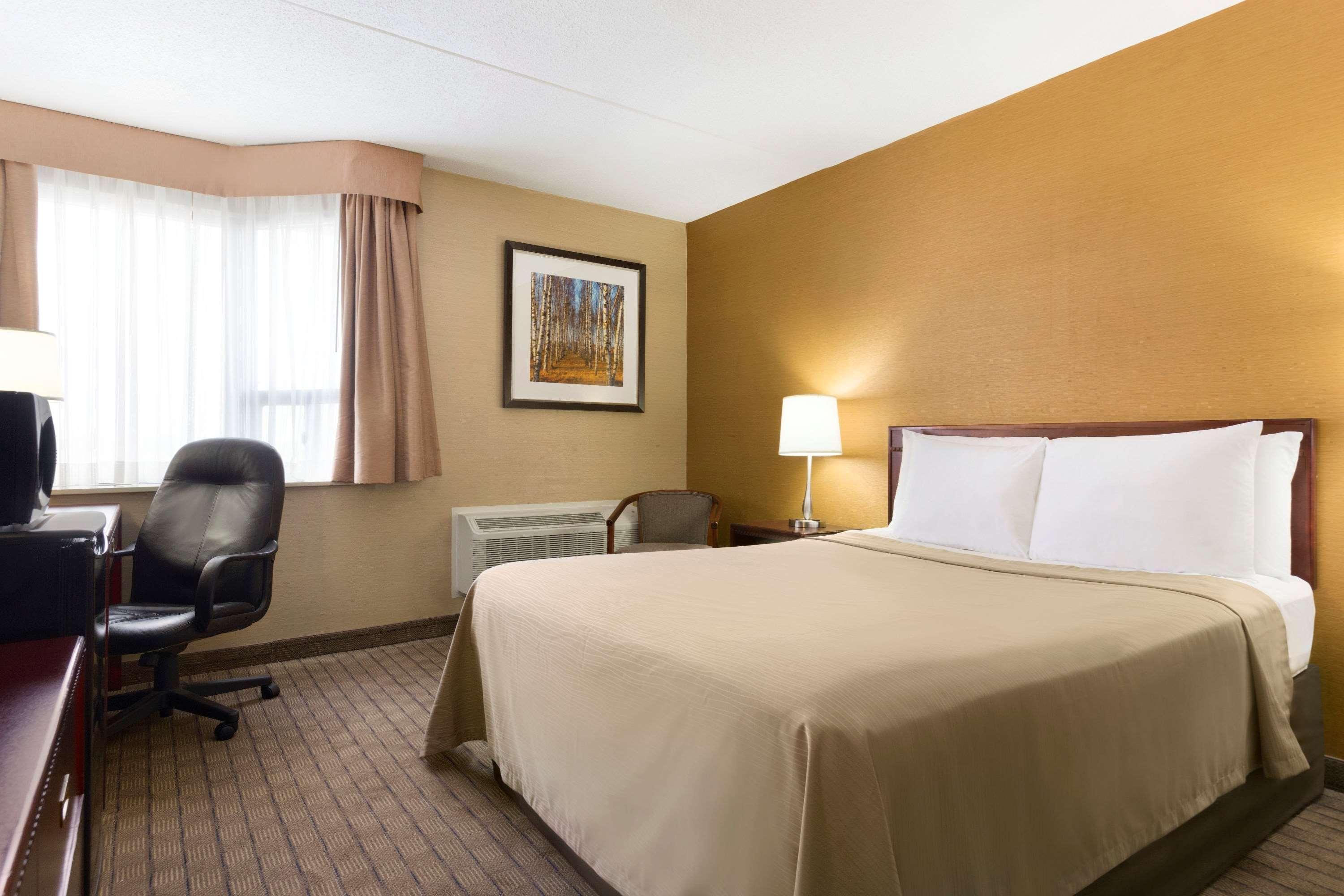 Travelodge By Wyndham Toronto East Ngoại thất bức ảnh