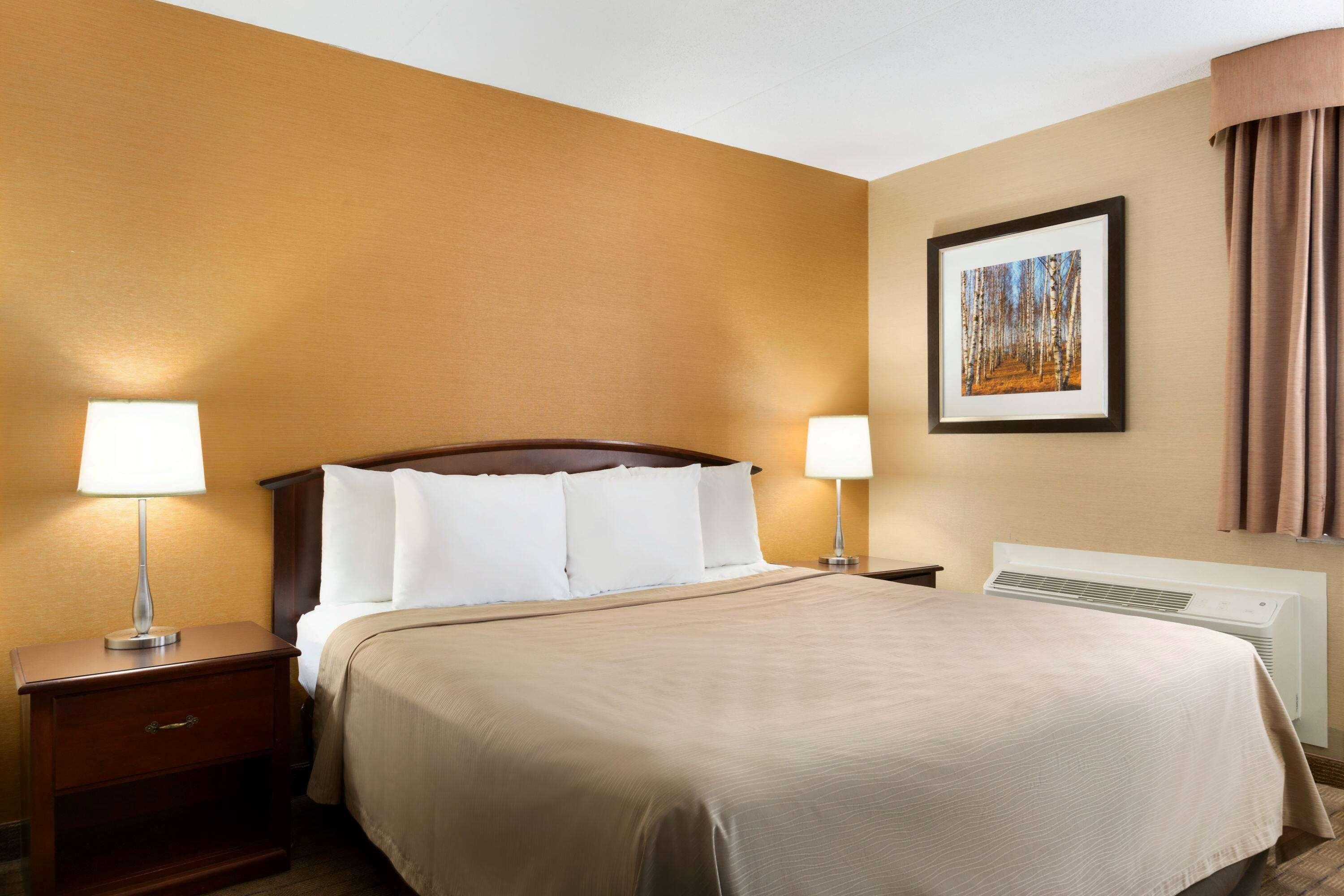 Travelodge By Wyndham Toronto East Ngoại thất bức ảnh