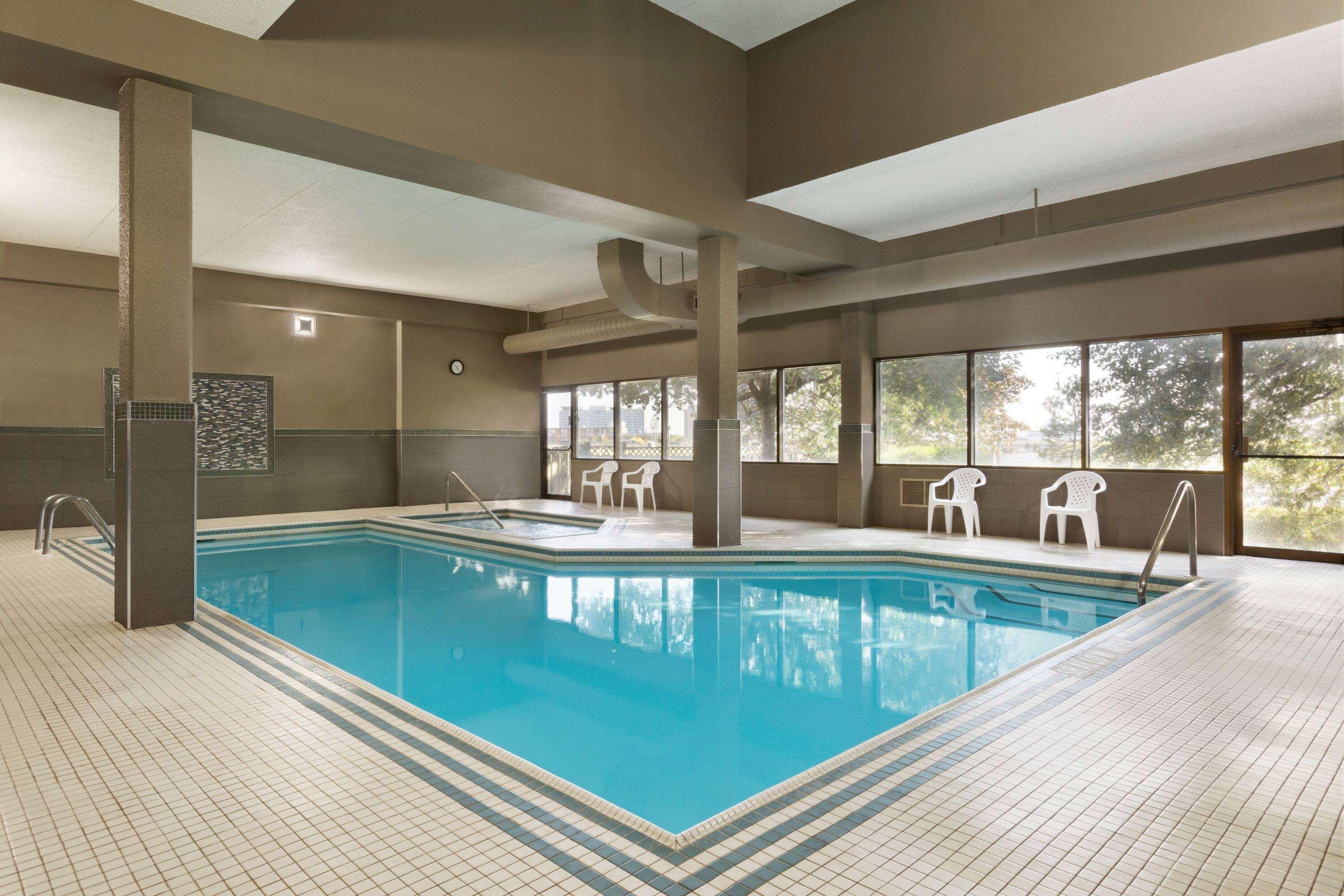 Travelodge By Wyndham Toronto East Ngoại thất bức ảnh
