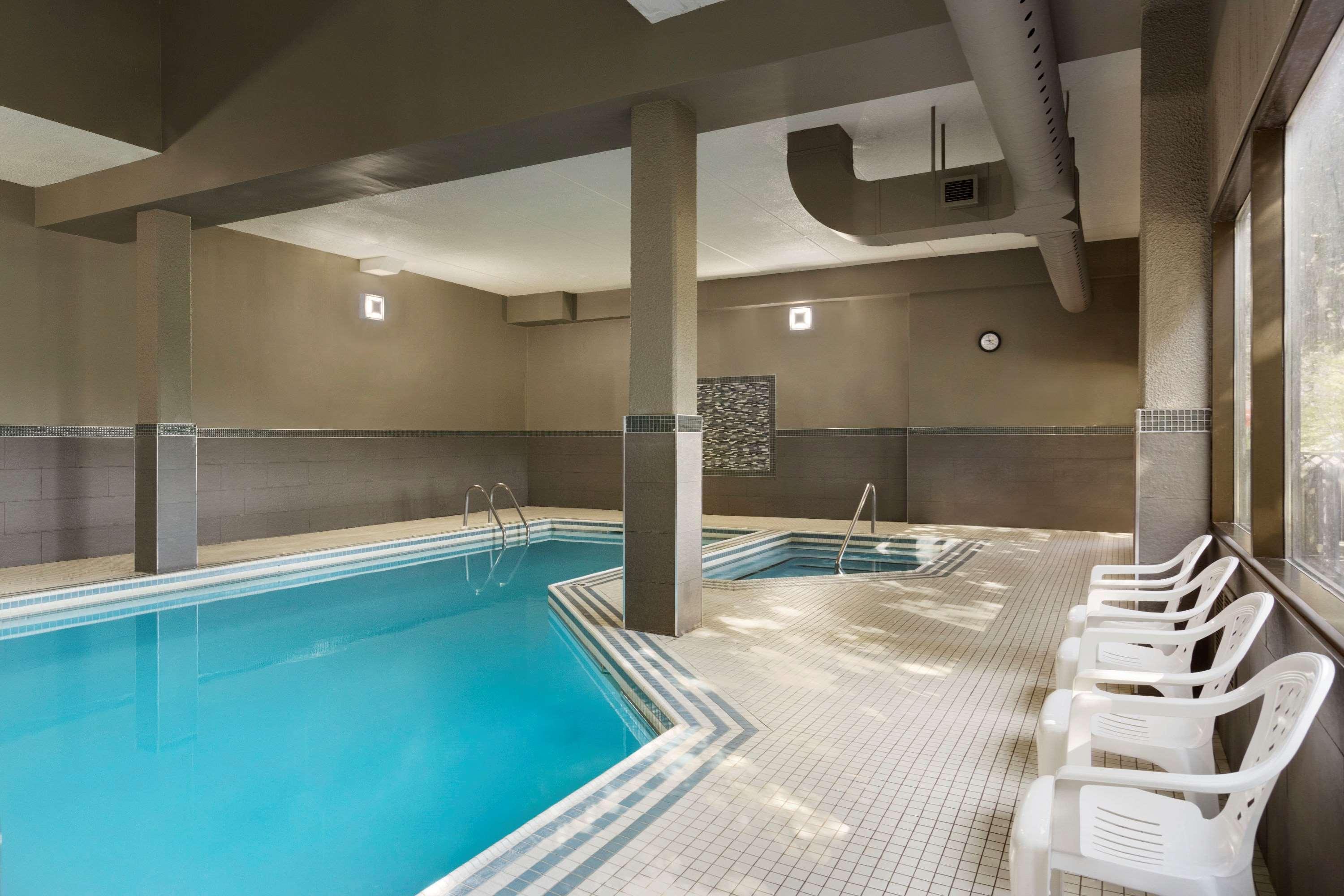 Travelodge By Wyndham Toronto East Ngoại thất bức ảnh