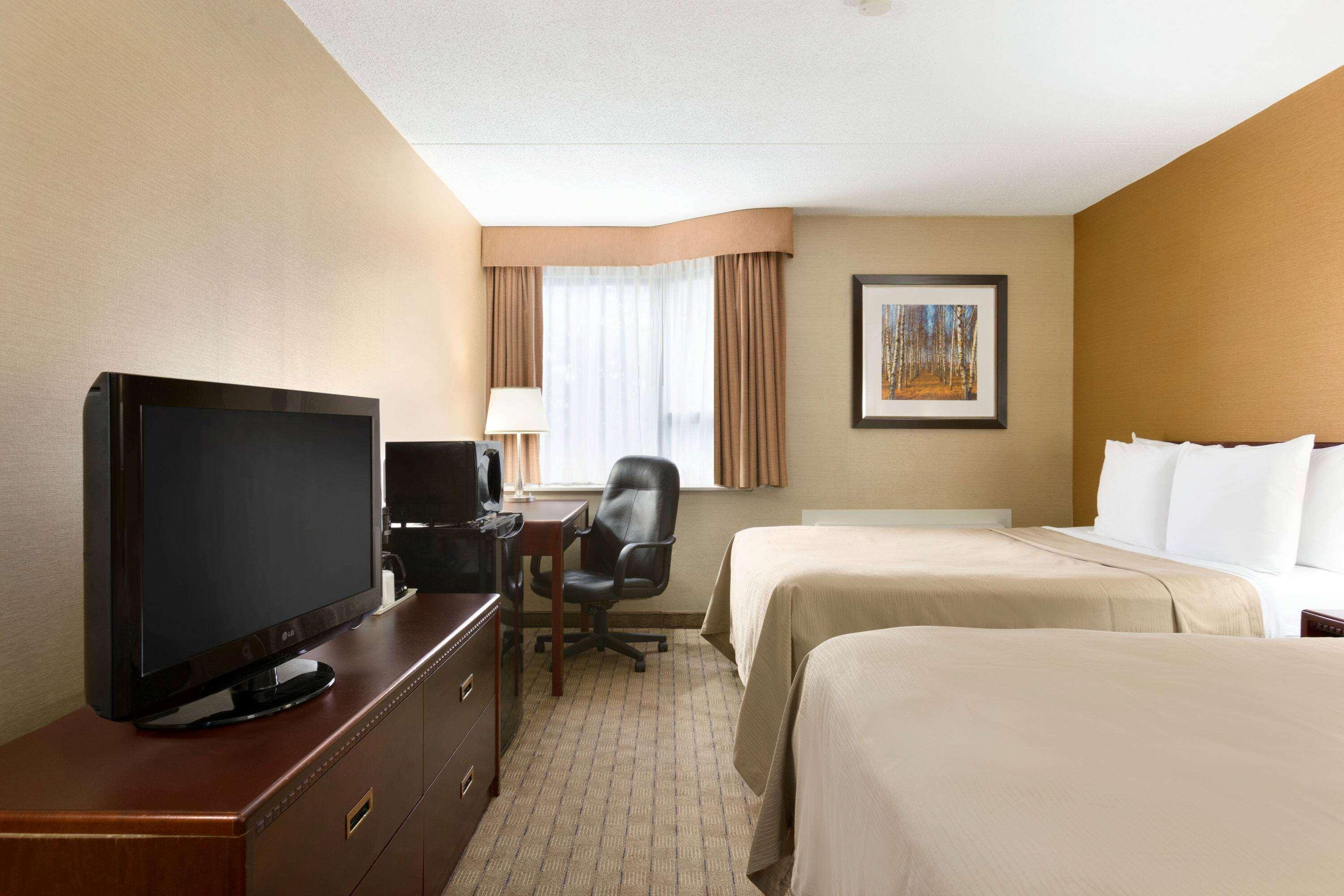 Travelodge By Wyndham Toronto East Ngoại thất bức ảnh