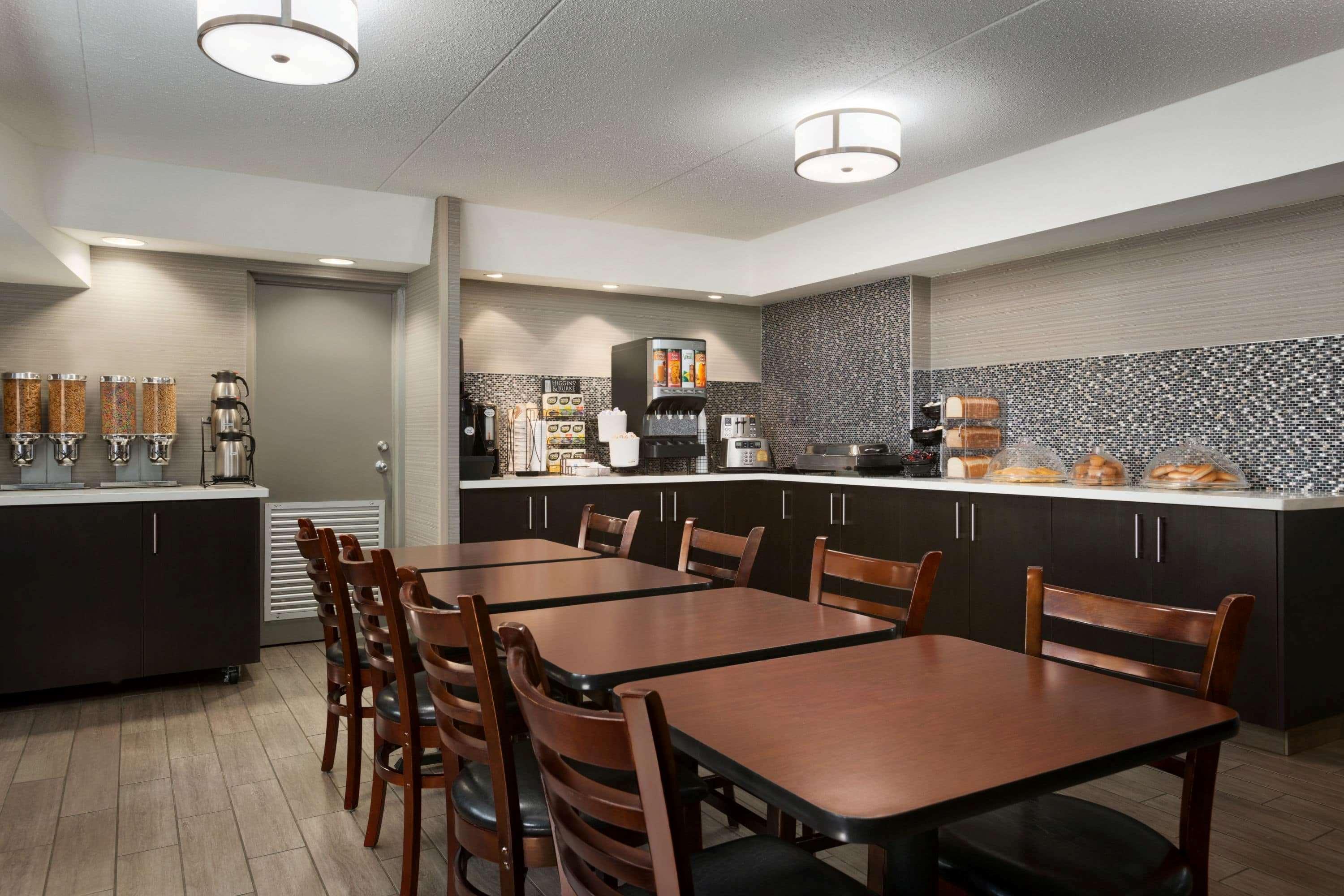 Travelodge By Wyndham Toronto East Ngoại thất bức ảnh