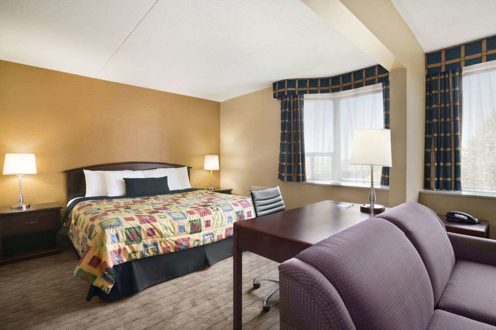 Travelodge By Wyndham Toronto East Ngoại thất bức ảnh