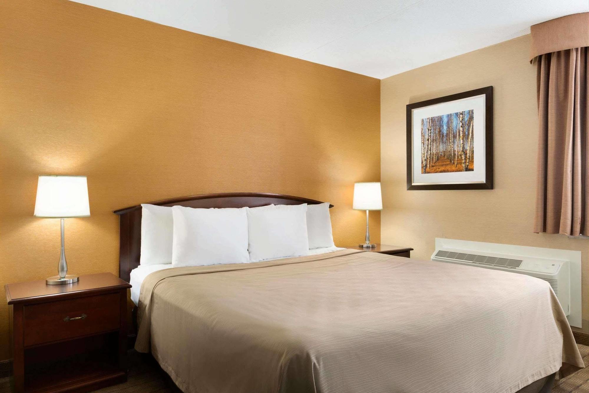 Travelodge By Wyndham Toronto East Ngoại thất bức ảnh